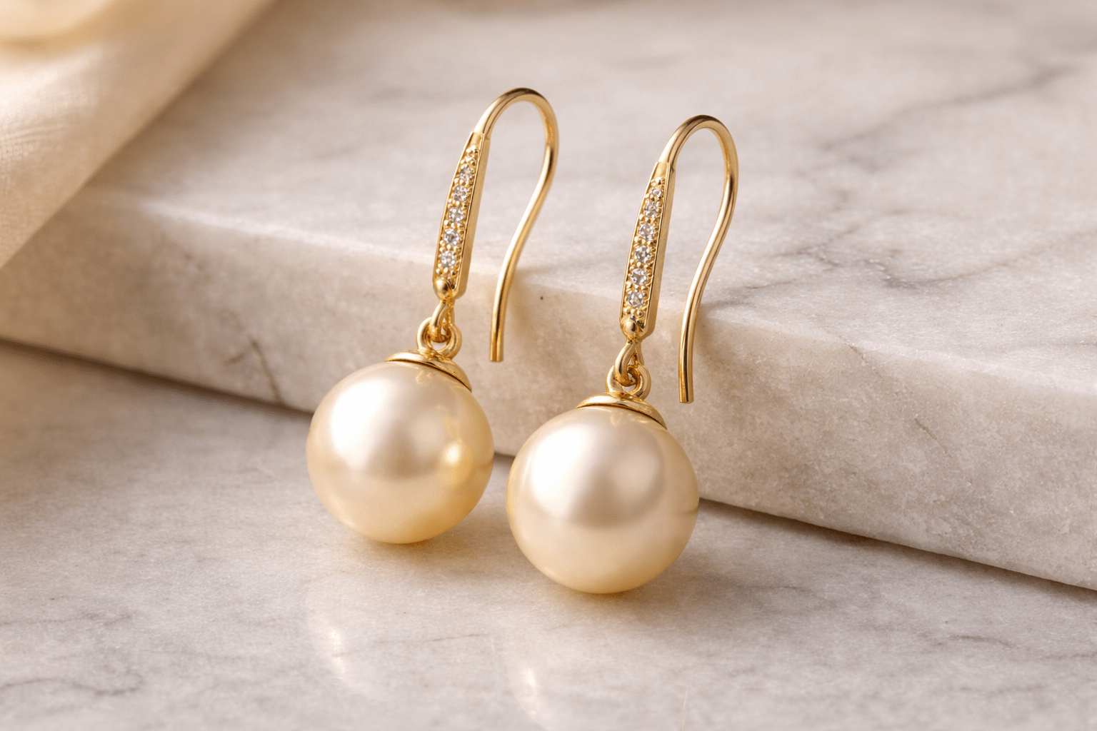 pearlsonly-blog-99-image-1-pearl - Χρυσά σκουλαρίκια με μαργαριτάρια κίτρινος χρυσός Κλασική συνδυασμός - Κοσμήματα με μαργαριτάρια - pearlsonly