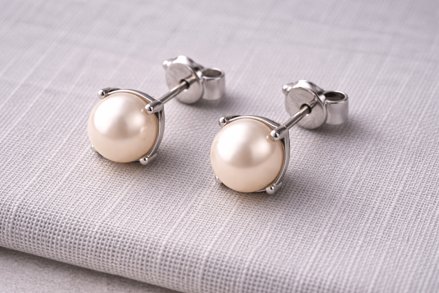 pearlsonly-blog-99-image-2-pearl - Χρυσά σκουλαρίκια με μαργαριτάρια λευκός χρυσός Σύγχρονη κομψότητα - Κοσμήματα με μαργαριτάρια - pearlsonly